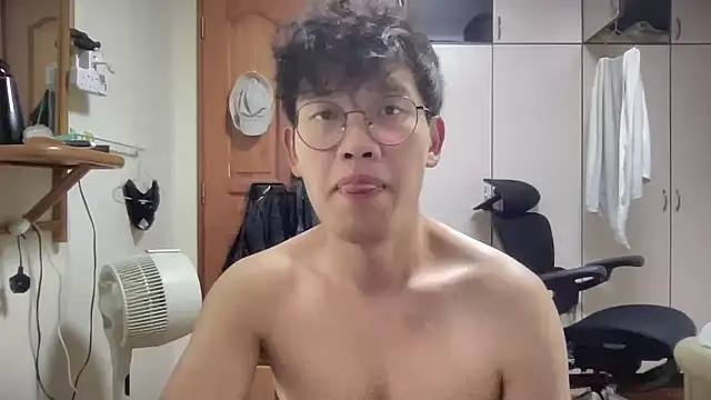 Snapshot of Passionatetwink2 chatting on 10/09/25, 10:57 Passionatetwink2 online show from 10/09/25, 10:57