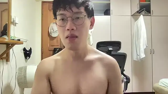 Snapshot of Passionatetwink2 chatting on 10/11/25, 02:15 Passionatetwink2 online show from 10/11/25, 02:15