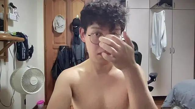 Snapshot of Passionatetwink2 chatting on 10/14/25, 11:11 Passionatetwink2 online show from 10/14/25, 11:11