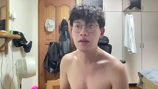 Snapshot of Passionatetwink2 chatting on 10/15/25, 11:32 Passionatetwink2 online show from 10/15/25, 11:32