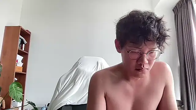 Snapshot of Passionatetwink2 chatting on 10/25/25, 05:26 Passionatetwink2 online show from 10/25/25, 05:26