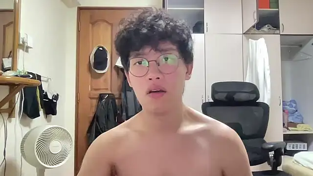 Snapshot of Passionatetwink2 chatting on 11/06/25, 04:19 Passionatetwink2 online show from 11/06/25, 04:19