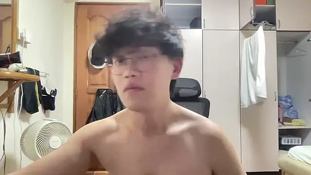 Snapshot of Passionatetwink2 chatting on 11/07/25, 11:43 Passionatetwink2 online show from 11/07/25, 11:43