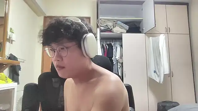 Snapshot of Passionatetwink2 chatting on 02/12/26, 11:16 Passionatetwink2 online show from 02/12/26, 11:16