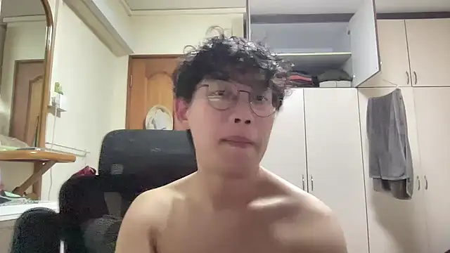 Snapshot of Passionatetwink2 chatting on 02/25/26, 11:42 Passionatetwink2 online show from 02/25/26, 11:42