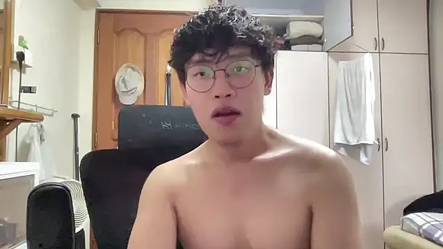 Snapshot of Passionatetwink2 chatting on 02/28/26, 07:53 Passionatetwink2 online show from 02/28/26, 07:53