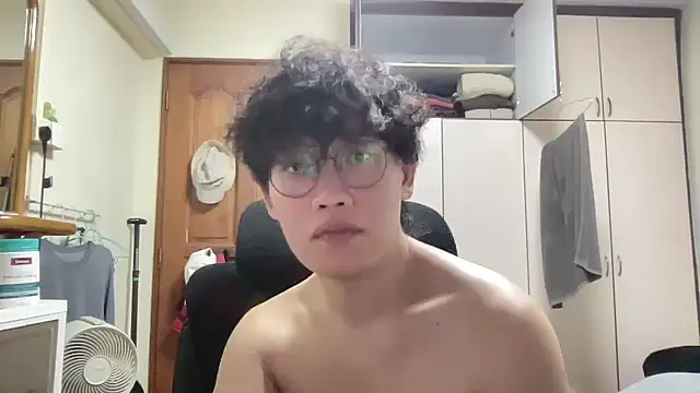 Snapshot of Passionatetwink2 chatting on 03/19/26, 02:10 Passionatetwink2 online show from 03/19/26, 02:10