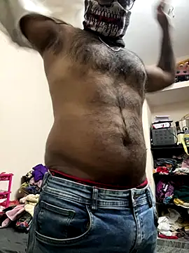 Snapshot of DJLOVE280825 chatting on 12/17/25, 11:11 DJLOVE280825 online show from 12/17/25, 11:11