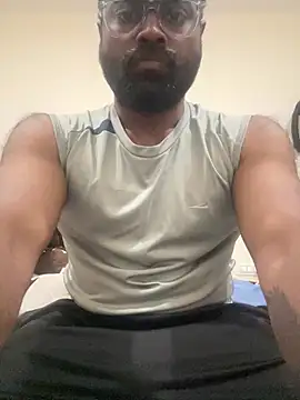 Snapshot of DJLOVE280825 chatting on 02/16/26, 06:31 DJLOVE280825 online show from 02/16/26, 06:31