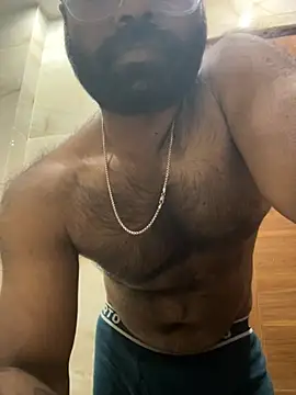 Snapshot of DJLOVE280825 chatting on 03/31/26, 09:15 DJLOVE280825 online show from 03/31/26, 09:15