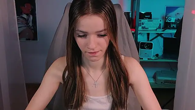 Snapshot of E_l_i_z_e_ chatting on 03/27/26, 05:13 E l i z e online show from 03/27/26, 05:13