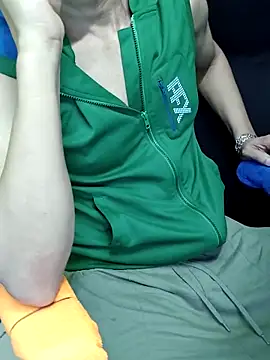 chocolate alone online show from 10/28/25, 07:23