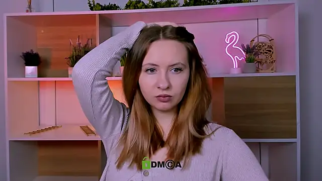 mila glow1 online show from 11/11/25, 12:27