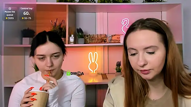 mila glow1 online show from 11/24/25, 12:49