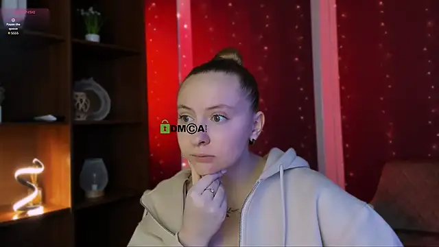 mila glow1 online show from 11/26/25, 05:52