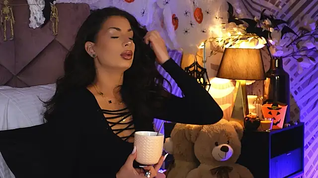 EvaRhea online show from 10/29/25, 03:53