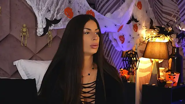 EvaRhea online show from 10/31/25, 03:51