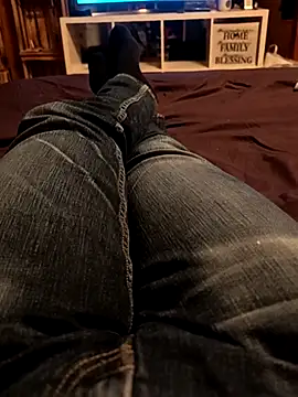 Snapshot of Horny_mummy chatting on 12/19/25, 05:09 Horny mummy online show from 12/19/25, 05:09