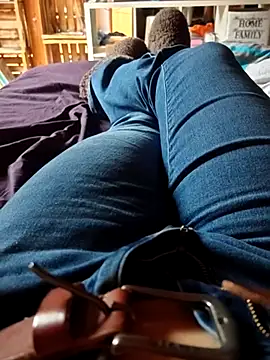 Snapshot of Horny_mummy chatting on 01/19/26, 12:31 Horny mummy online show from 01/19/26, 12:31