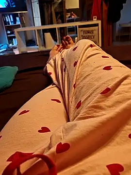 Snapshot of Horny_mummy chatting on 02/08/26, 07:45 Horny mummy online show from 02/08/26, 07:45