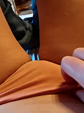 Snapshot of Horny_mummy chatting on 02/24/26, 03:32 Horny mummy online show from 02/24/26, 03:32