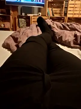 Snapshot of Horny_mummy chatting on 03/23/26, 08:35 Horny mummy online show from 03/23/26, 08:35