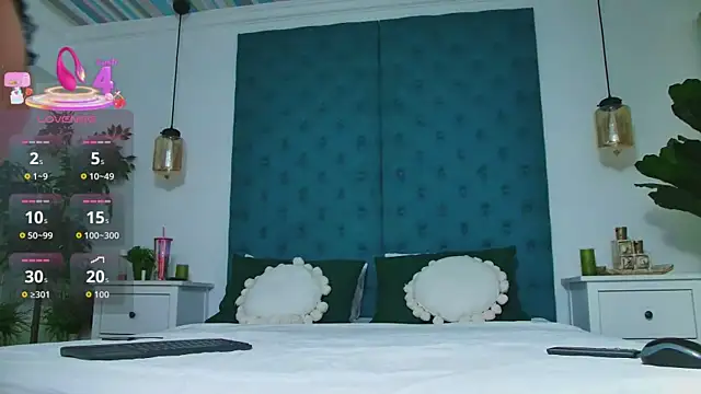 Snapshot of LollyShine chatting on 11/02/25, 07:27 LollyShine online show from 11/02/25, 07:27