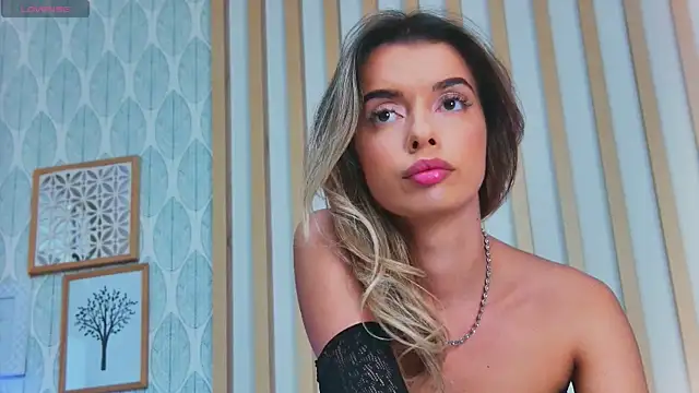 Snapshot of LollyShine chatting on 11/29/25, 05:38 LollyShine online show from 11/29/25, 05:38