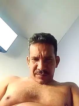 Snapshot of Srsexy18cm chatting on 11/25/25, 12:43 Srsexy18cm online show from 11/25/25, 12:43