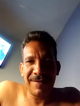 Snapshot of Srsexy18cm chatting on 11/25/25, 12:49 Srsexy18cm online show from 11/25/25, 12:49