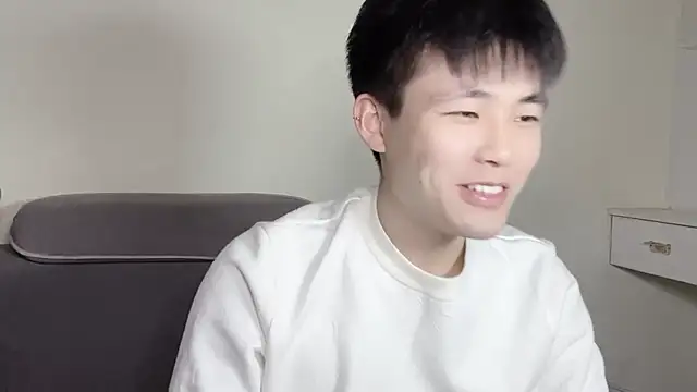 xiaoyang5200 online show from 10/30/25, 02:40