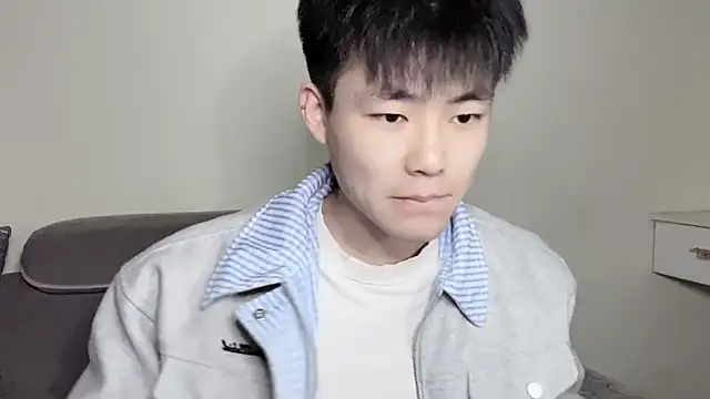 xiaoyang5200 online show from 11/12/25, 01:55