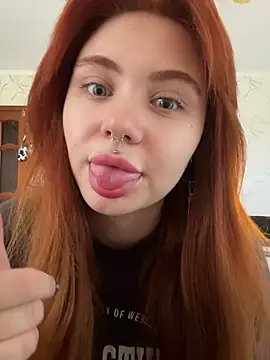 Snapshot of LunaMillie chatting on 05/16/26, 10:23 LunaMillie online show from 05/16/26, 10:23