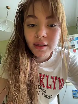 LunaMillie online show from 07/10/26, 09:34