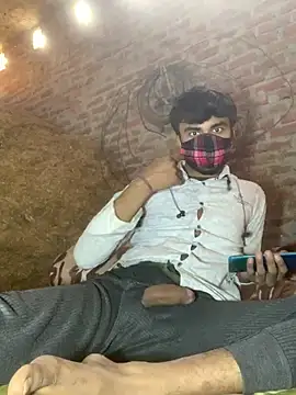 Snapshot of uniquesexyboy5689 chatting on 01/18/26, 07:23 uniquesexyboy5689 online show from 01/18/26, 07:23