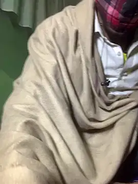 Snapshot of uniquesexyboy5689 chatting on 02/15/26, 02:14 uniquesexyboy5689 online show from 02/15/26, 02:14