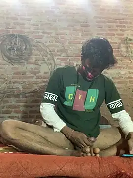 Snapshot of uniquesexyboy5689 chatting on 03/03/26, 05:35 uniquesexyboy5689 online show from 03/03/26, 05:35