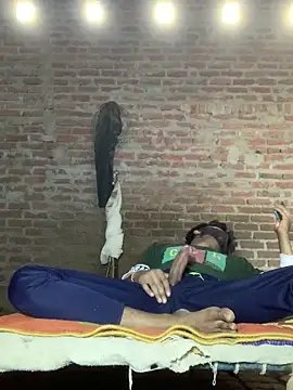 Snapshot of uniquesexyboy5689 chatting on 03/13/26, 12:12 uniquesexyboy5689 online show from 03/13/26, 12:12