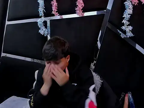 Snapshot of Bruno_Cruzz chatting on 02/06/26, 02:27 Bruno Cruzz online show from 02/06/26, 02:27