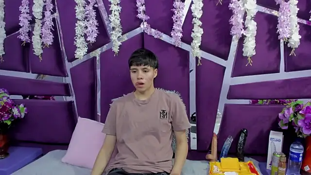 Snapshot of Bruno_Cruzz chatting on 02/15/26, 02:30 Bruno Cruzz online show from 02/15/26, 02:30