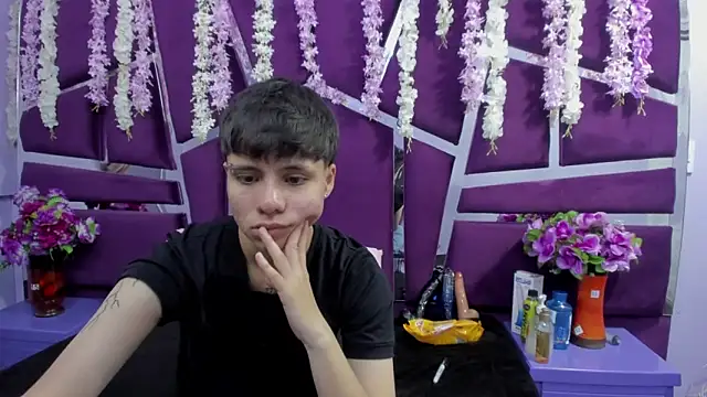 Snapshot of Bruno_Cruzz chatting on 02/17/26, 02:30 Bruno Cruzz online show from 02/17/26, 02:30