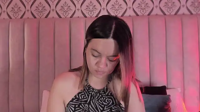 Sky Junne online show from 02/25/26, 04:49