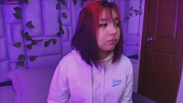 Snapshot of sophiievv chatting on 09/18/25, 12:18 sophiievv online show from 09/18/25, 12:18