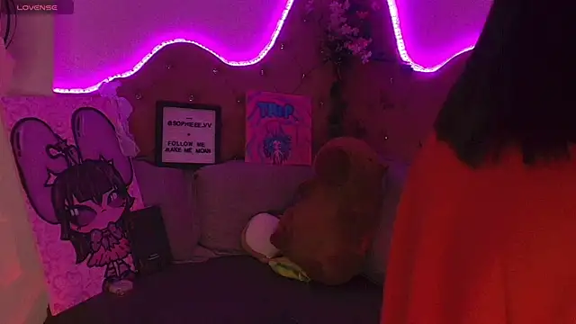 Snapshot of sophiievv chatting on 11/17/25, 07:08 sophiievv online show from 11/17/25, 07:08