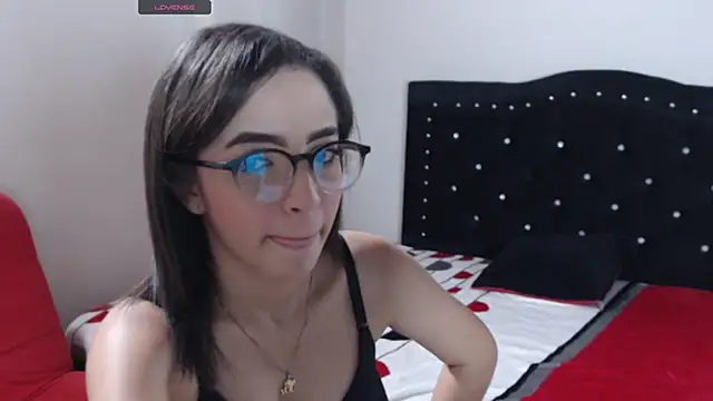 Coraline Playful online show from 10/04/25, 06:50