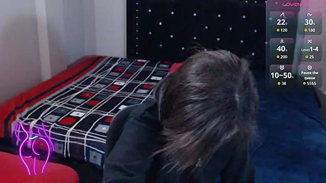 Coraline Playful online show from 12/04/25, 06:16