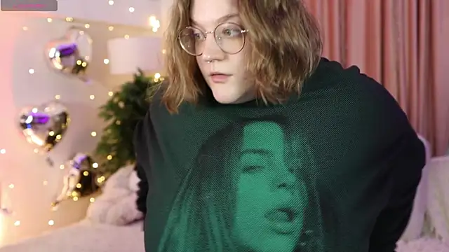 Snapshot of Alissa_S chatting on 02/19/25, 11:49 Alissa S online show from 02/19/25, 11:49