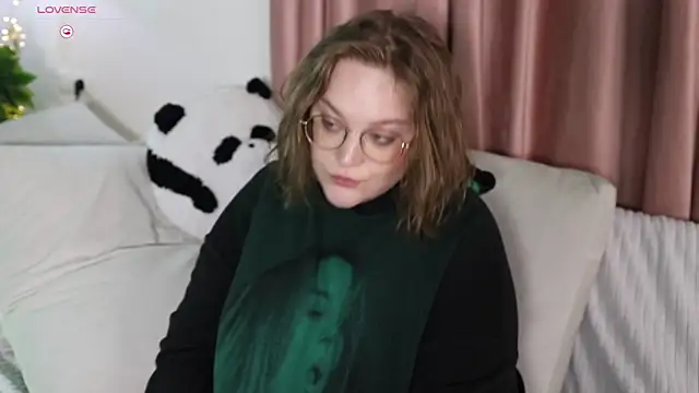 Snapshot of Alissa_S chatting on 03/18/25, 11:19 Alissa S online show from 03/18/25, 11:19