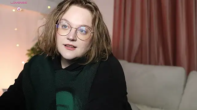 Snapshot of Alissa_S chatting on 03/18/25, 02:26 Alissa S online show from 03/18/25, 02:26