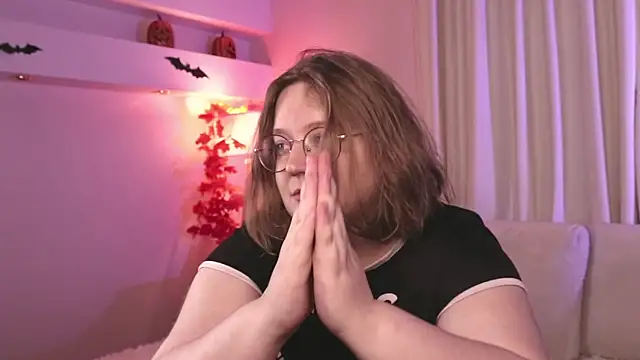 Snapshot of Alissa_S chatting on 10/30/25, 04:52 Alissa S online show from 10/30/25, 04:52